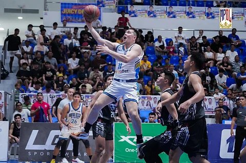 Vanguards survive late Warriors rally