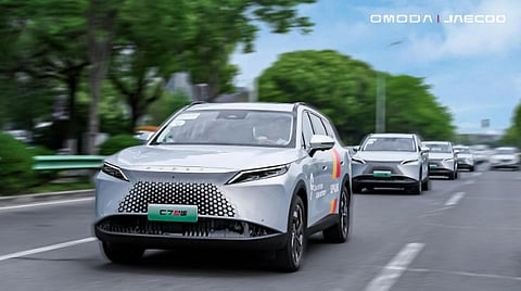 The Omoda C7 SHS leads the pack during its long-distance run in the Super Hybrid Marathon.