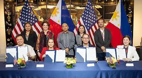 A MILESTONE FOR FILIPINO TALENT. U.S. Ambassador to the Philippines MaryKay Carlson joins Fulbright Philippines Executive Director Julio Amador III, Fulbright Board Chair Jessica Simon, Aboitiz Foundation Chairman Sabin Aboitiz, and Aboitiz Foundation President Ginggay Hontiveros-Malvar as they seal a partnership to develop globally competitive Filipino leaders through education and training opportunities in STEM. The collaboration underscores a shared commitment to empowering future generations with global perspectives and expertise.