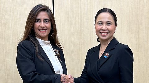 Chilean Vice Minister of Trade Claudia Sanhueza (left) and Trade and Industry Secretary Cristina Roque firm up link.