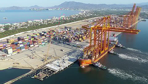 Arrival of CMSA’s two new quay cranes and four hybrid rubber-tired gantries