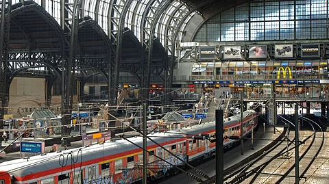 Hamburg train station knife attack leaves several injured