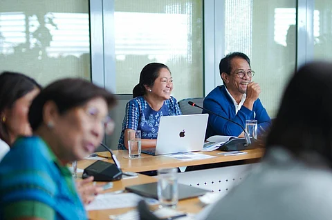 FIRST Lady Liza Araneta-Marcos attends a meeting with officials of the Inter-Agency Council for the Pasig River Urban Development at FL office, Manila.