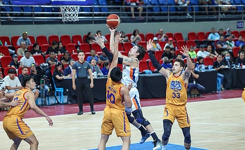 Hodge regrets roughing up Lucero