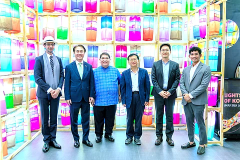 (FROM left) His Excellency Ambassador Mounir Anastas, State of Palestine; His Excellency Ambassador Lee Sang-hwa, Republic of Korea; deputy executive director Bernan Joseph Cruz, National Commission for Culture and the Arts; senior manager for culture and arts Lee Jin Hwan, Jinju City; director Kim Myeongjin, Korean Cultural Center in the Philippines; associate director for exhibition programs and operations Ian Gines, The Metropolitan Museum of Manila.
