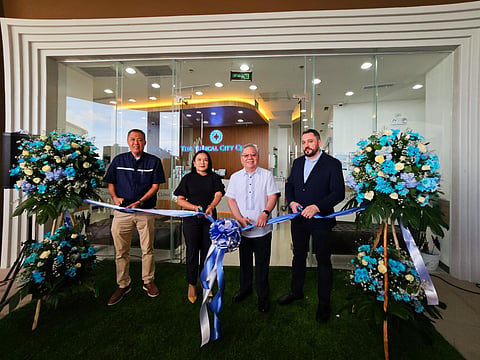IN photo, from left to right: Mr. Edward Du, CPA, President of the Negros Oriental Chamber of Commerce and Industry (NOCCI); Ms. Thesbe Alonso, Vice President and Mall Head for the VISMIN Cluster, Filinvest Malls; Mr. Roberto A. Muñoz, President and CEO of The Medical City Clinic; and Dr. Stuart A. Bennett, President and Group CEO of The Medical City Enterprise.