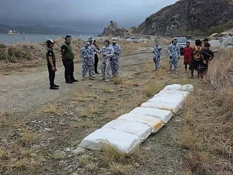 JOINT operatives from the Philippine Coast Guard, PNP, and PDEA seized P1.17 billion worth of shabu in Pangasinan after local fishermen reported finding suspicious sacks floating offshore.