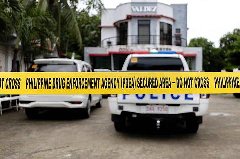 A TANOD and PDEA Priority Target was arrested in a buy-bust operation in Brgy. Valdez, Batac City. Seized from him were suspected shabu valued at P34,000 and other drug-related items.