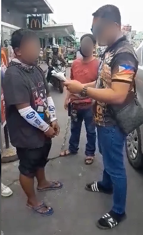 POLICE operatives arrest alias “Gerardo” in Western Bicutan, Taguig City on 12 June.