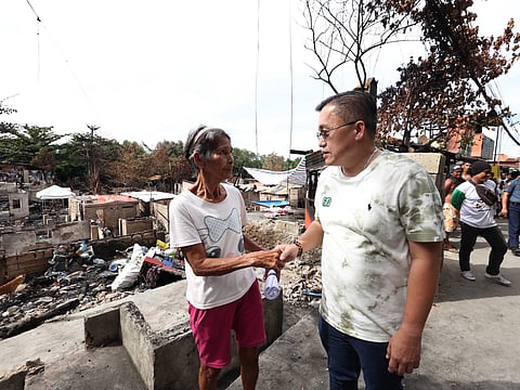 SENATOR Bong Go personally visited Barangay Labogon in Mandaue City, Cebu on Wednesday, 18 June, to check on residents affected by the recent fire and provide assistance to the displaced families.
