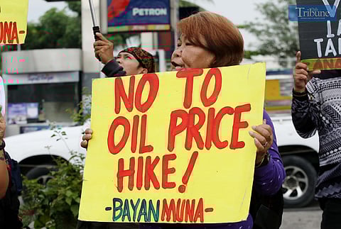 Peso nearing P60 amid continued oil price hikes