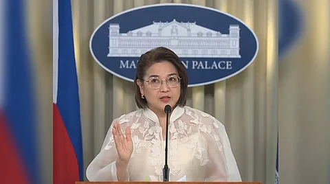 Palace claps back at Sara,
defends BBM’s foreign policy