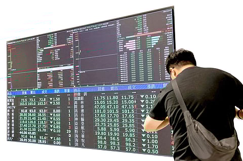 Bourse rallies with sentiment recovering