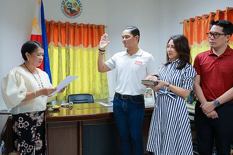 THIRD term Cebu Rep. Duke Frasco took his oath of office on Monday with wife and Tourism Secretary Christina Garcia Frasco by his side.