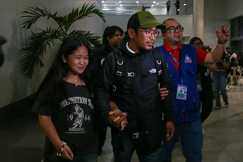 Armando Naz, one of the 26 OFW-repatriates from Israel who came home Tuesday night, 24 June, detailed his experience amid the ongoing Israel-Iran conflict, saying the current situation there is "worse" than that of the Israel-Hamas war last year