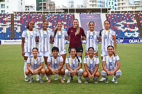 Filipinas start strong, destroy Saudis