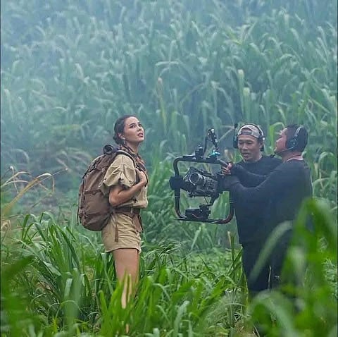 Catriona Grays first hand Jurassic experience in Thailand