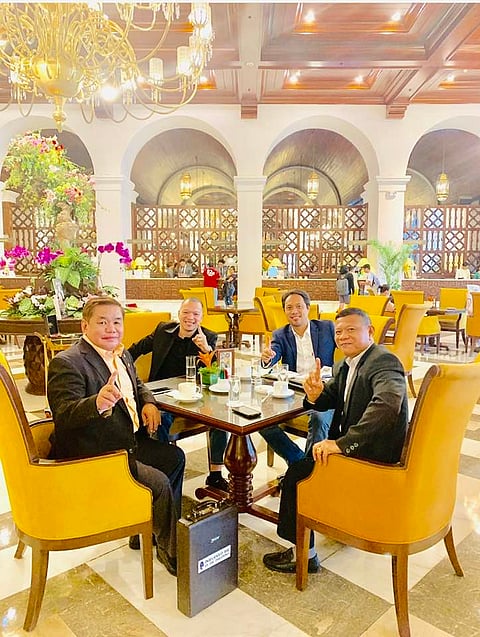 Swiss Bank consortium Phl representative Atty. Joseph Uy, (left).