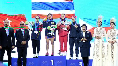 Lifter Peralta leads medal rush