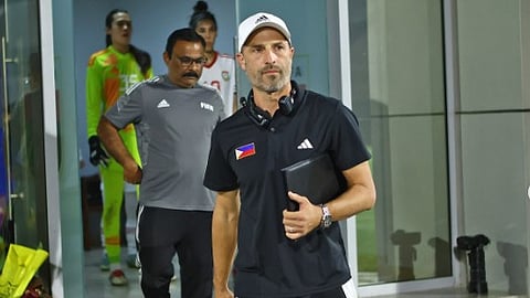 Filipinas assistant coach steps down