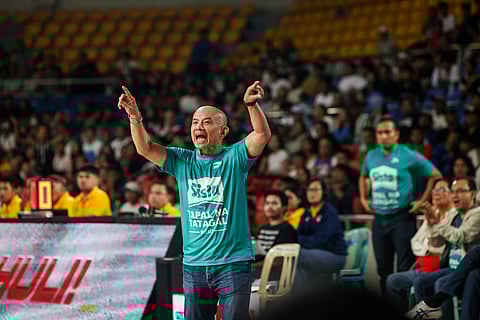 RAIN or Shine head coach Yeng Guiao doesn’t see the need to shake up his roster entering the new season of the PBA.