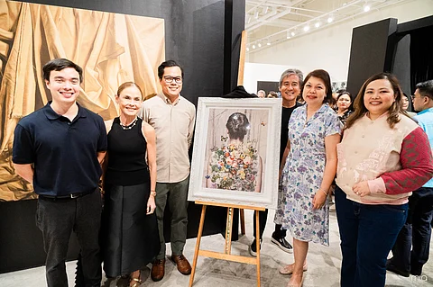 (From left) Provenance Art Gallery’s Mio Dizon and Joanna Francisco, featured artist Andres Barrioquinto, Provenance Art Gallery’s Raul Francisco, Globe Sustainability and Corporate Communications officer Yoly Crisanto and Globe chief marketing officer Rochelle Vandenberghe.
