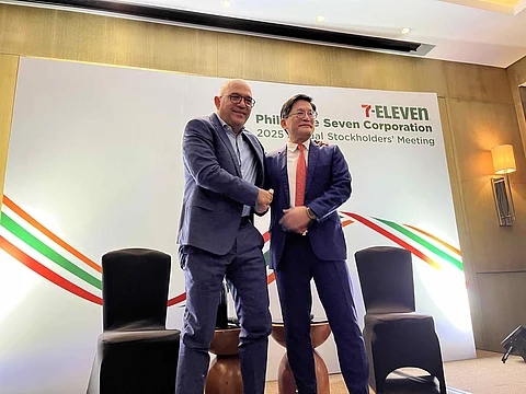 Jose Victor Paterno (left), now chairperson of Philippine Seven Corporation, exclusive licensor of the convenience store giant, 7-Eleven in the Philippines, expressed full confidence in Richard Lee, who has replaced him as PSC president. ‘Richard has been an integral part of our leadership team for years. His steady hand, commitment to execution, and strong ties with key stakeholders in Taiwan will help carry PSC into its next chapter,’ Paterno said.