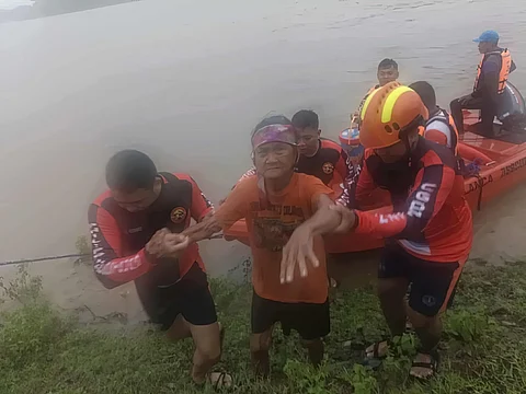 THE Coast Guard Sub-station Peñablanca Deployable Response Group, in close coordination with the Municipal Disaster Risk Reduction and Management Office Peñablanca, responds swiftly to the rising water level at the Pinacanauan River and successfully conducts an evacuation operation.