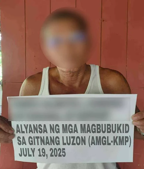 A former rebel surrendered to authorities in Macabebe, Pampanga.