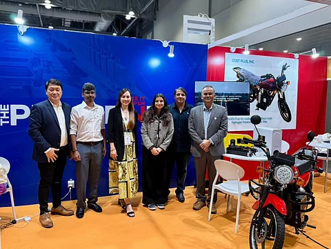 L to R: Ramon Roxas, Sumanth Badiger, Gizelle Anne Peña, Ananya Mahtani, Anand Mahtani, Partha Tapan Chandra of team CostPlus Inc.