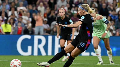 CHLOE Kelly hits the game-winner that lifted England to a 2-1 win over Italy in the semifinals of the Women’s Euro 2025 in Switzerland.