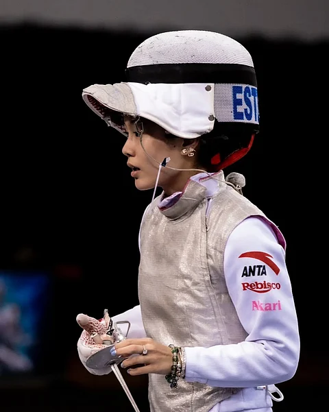 Esteban conducts free fencing workshop
