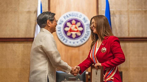 Palace honors outgoing Aussie envoy