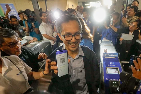 MRT-3 launches cashless payments