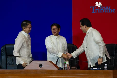 MAHIYA NAMAN KAYO
"Mahiya naman kayo sa mga kabahayan nating naanod o nalubog sa baha. Mahiya naman kayo lalo sa mga anak natin na magmamana sa mga utang na ginawa ninyo, na binulsa niyo lang ang pera."
President Ferdinand Marcos Jr. delivers his State of the Nation Address, vowing to expose and prosecute those behind failed and ghost flood control projects, and warning he will reject any 2026 budget not aligned with the government’s national priorities.