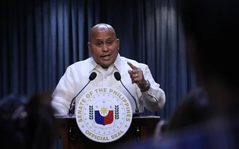 Bato praises Chiz to high heavens