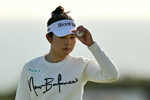 Yamashita hits 65, posts 3-stroke lead