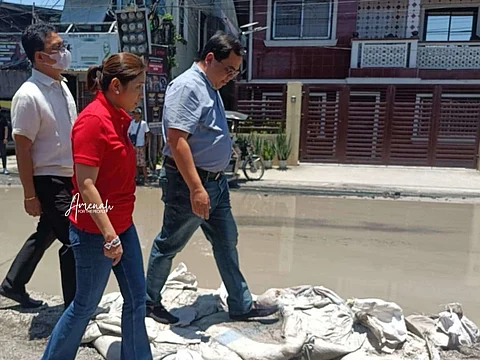 Budget chief inspects road condition in Pampanga