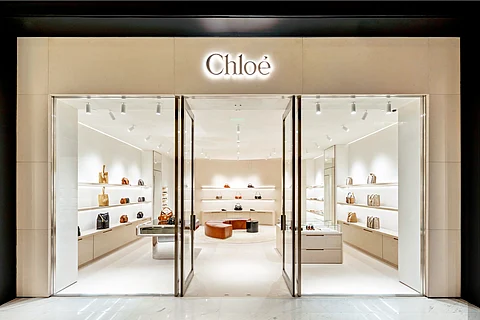 Chloé brings into the 98-sq.m. space the iconic brand’s leather goods, shoes and accessories.