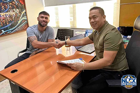 Robbie Herndon inks a fresh one-year deal with the NLEX Road Warriors.