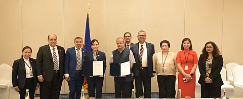 Expect more Filipino-Indian business ventures with the renewal of a memorandum of understanding between industry associations which were witnessed by (from left) Commercial Counsellor Jollan Llaneza, PTIC Jakarta; Mahesh Mirpuri, president, FICCI Philippines; Rex Daryanani, chairman, FICCI Philippines, DTI Secretary Cristina Roque; Chetan Bijesure, deputy secretary general, FICCI; Sulab Mathur, FICCI; Pushkar Misra, Hinduja Global Solutions; Rosanna Fajardo, SGV; Margaux Advincula, SGV; Malvika Kareer, FICCI.