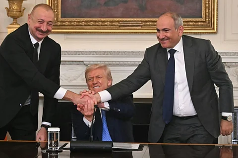 Russia cautious on Armenia-Azerbaijan deal, Iran rejects border corridor