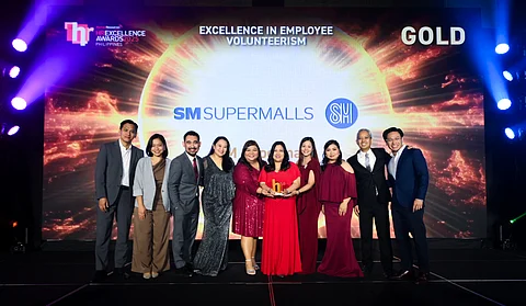 In photo: SM Supermalls Human Resources led by Cheryll Ruth L. Agsaoay, Group Head - SVP (center); Friezee Enciso, Section Head, Leadership & Engagement (fifth from left); and Cathy Hernandez, AVP for Org & Talent Solutions (fourth from right)