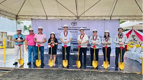 IN PHOTO (L to R): Barangay Captain of Abangan Norte, Marilao, Bulacan, Honorable Joedan Visto; Special Assistant to the Mayor, Mr. Ronnie Mendoza; Municipal Vice Mayor of Marilao, Bulacan, Honorable Ariel Aye Amador; Municipal Mayor of Marilao, Bulacan, Honorable Jemina Sy; President of Toyota Marilao, Bulacan, Inc., Mr. Don Juan Miguel Oben; Chairman of Toyota Marilao, Bulacan, Inc., Mr. Reginaldo Oben; TMP First Vice President for Customer Service Operations, Mr. Bernardino Arevalo; TMP First Vice President for Vehicle Sales Operations, Ms. Elijah Marcial; and TMP Vice President for Service Network Management of Customer Service Operations, Mr. Yuya Nagata