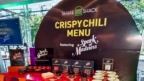 Shake Shack has launched its new Spark Chili Menu, in collaboration with A Spark of Madness — a Hong Kong brand famous for its flavorful Crispy Chili Oil. Available for a limited time only, starting from 19 August to 18 October in all Shake Shack branches nationwide.