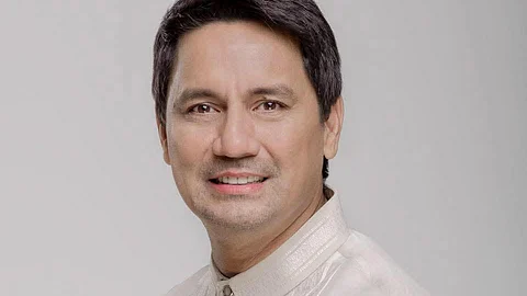 Congressman Richard Gomez.