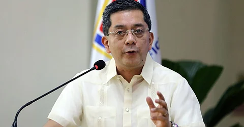Salisi gang victimizes Comelec chief