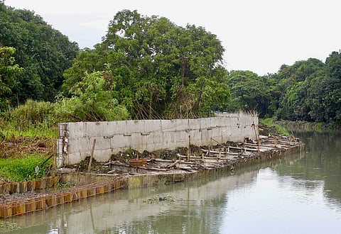 A flood control project — believed to be one of those ‘ghost projects’ that are the talk of the town — is discovered during an inspection of a riverwall in Barangay Piel, Baliuag, Bulacan.