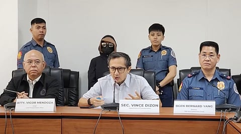 Lawyer-driver faces permanent license revocation over Kawit road case