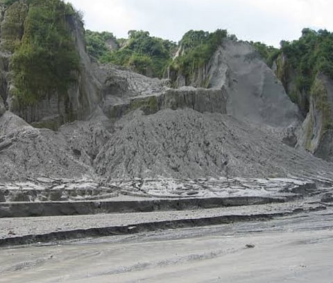 Lahar threatens 3 Zambales towns